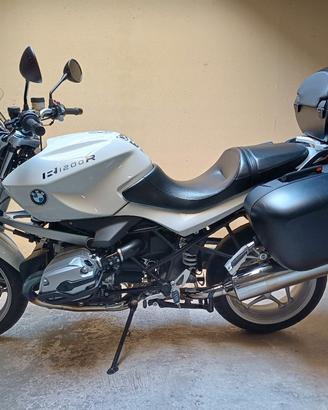 BMW R1200R