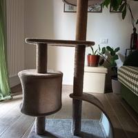 Tiragraffi Grigio con Tana per Gatti