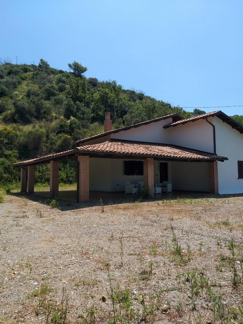 Terreno agricolo + villa + annessi rustici - Vista 4
