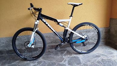 B'TWIN Rockrider 740s