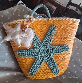 borsa in paglia decorata a mano