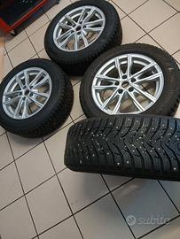 Cerchi in lega da 17  con gomme 215/60/17 96H