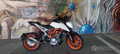 KTM Duke 390 a2