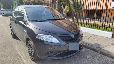 Lancia Ypsilon 3 serie Elefantino Blu