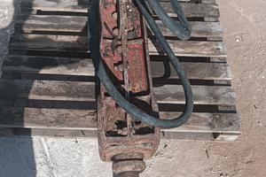 martello demolitore per escavatore o terna 