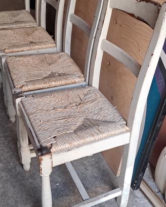 N.4 sedie in legno stile shabby