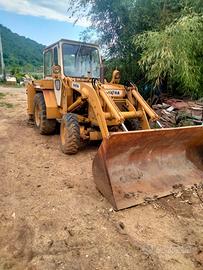 Terna escavatore pala ruspa