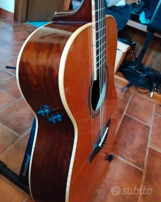 Chitarra acustica amplificata eko 