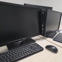 Lotto 4 PC + monitor, 150 l'uno