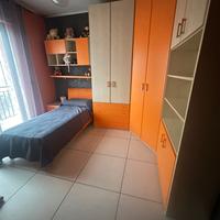 Cameretta completa legno chiaro e arancio