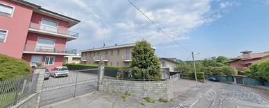 Ampio bilocale a Uggiate con posto auto