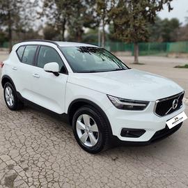 Volvo XC40 D4 AWD Geartronic Momentum