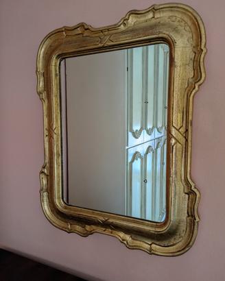 Specchio in cornice in legno 