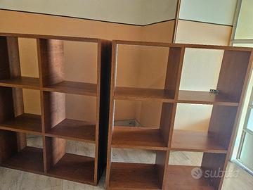2 scafali per libri