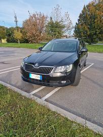 Skoda Superb 2.0 Elegance 4x4 DSG full optional