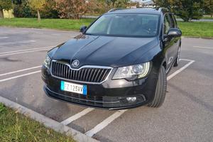 Skoda Superb 2.0 Elegance 4x4 DSG full optional