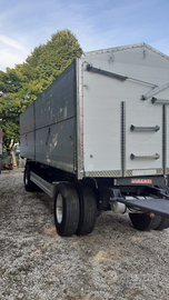 Rimorchio ribaltabile