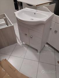 Mobile bagno con lavabo