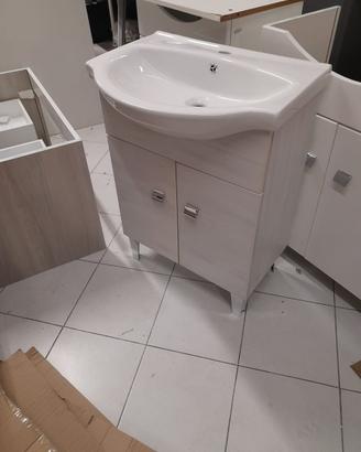 Mobile bagno con lavabo