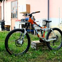 Bici da downhill Kona Stinky
