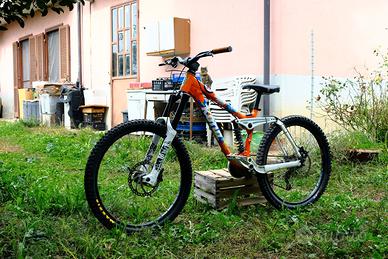 Bici da downhill Kona Stinky