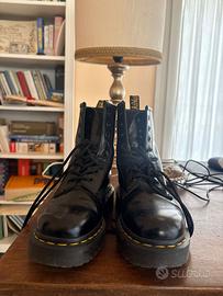 Anfibi Dr Martens colore nero