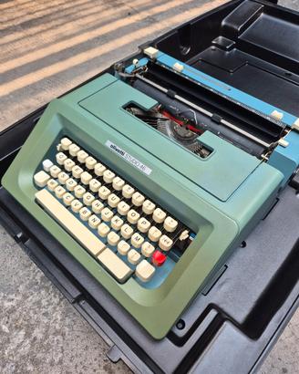 Macchina da scrivere Olivetti Studio 46