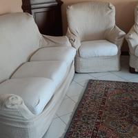 Divano da 3 posti e 2 poltrone