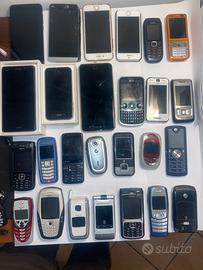 Cellulari e cavetti vintage 80 % funzionanti