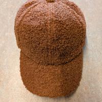 CAPPELLINO MARRONE CON PELO