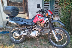 Moto Yamaha XT 600E