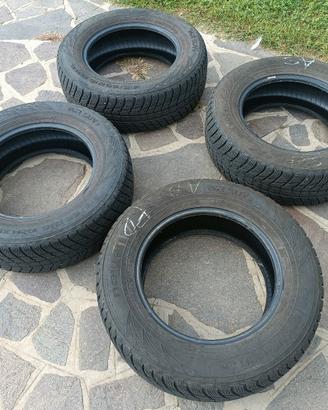 215 65 16 Nokian invernali 