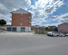 Via Labanca - Locale di 220 mq con terreno