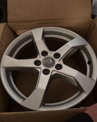 Set 4 cerchi originali AUDI A3 leggere descrizione