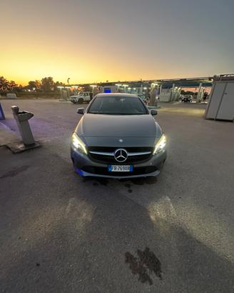 MERCEDES-BENZ A 160 d premium