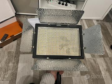 Faretto led Yongnuo yn 600 + batterie NP F970