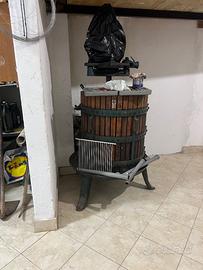 Strettoio torchio per uva