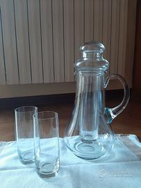 Caraffa con bicchieri in cristallo