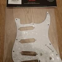 Fender battipenna White Pearl 11 fori