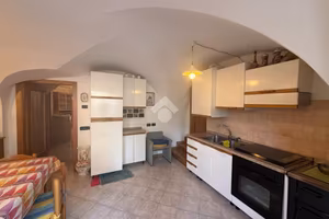 4 LOCALI A SEGONZANO