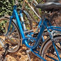 Bicicletta Graziella blu elettrico