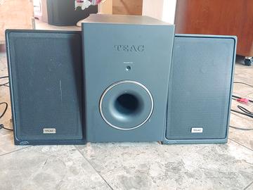 subwoofer TEAC e altoparlanti TEAC NXT piatti