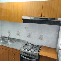 cucina , armadio e vetrinetta