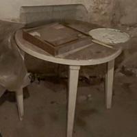 Tavolo rotondo con 9 sedie