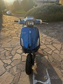 Vespa Sprint 125 incidentata