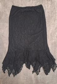 Gonna asimmetrica lunga in pizzo nero 