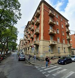 Stanza in appartamento di 127 m² a Torino