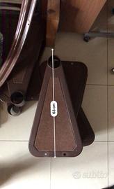 Scala a chiocciola moquette e ferro per interni .