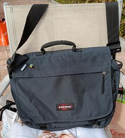 Borsa a tracolla Eastpak Delegate 20 l porta PC 