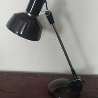 Lampada da tavolo orientabile 